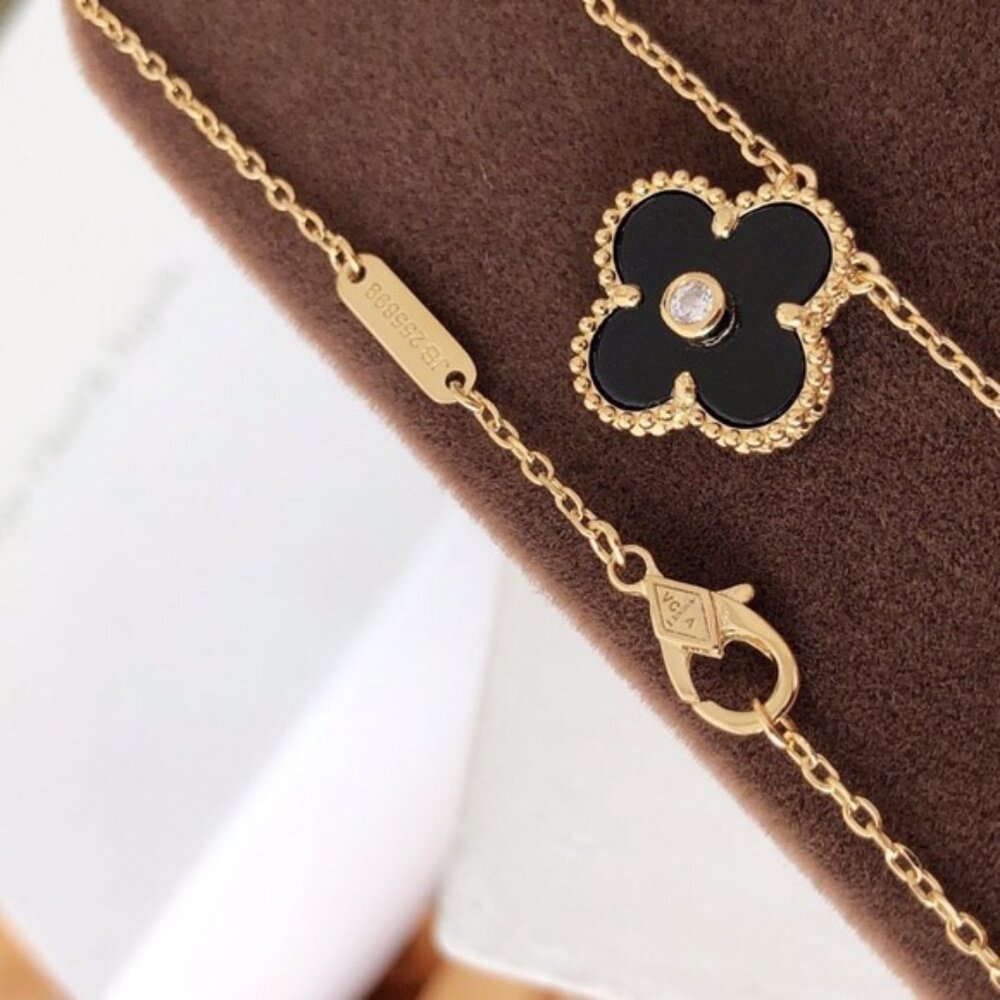 🍀🌟🌟Van Cleef & Aprels Women’s Necklaces 🌟🌟 - Picture 6 of 9